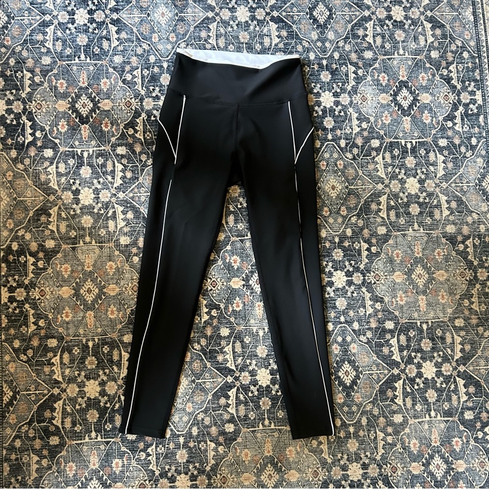Sleek Black High-Rise Leggings